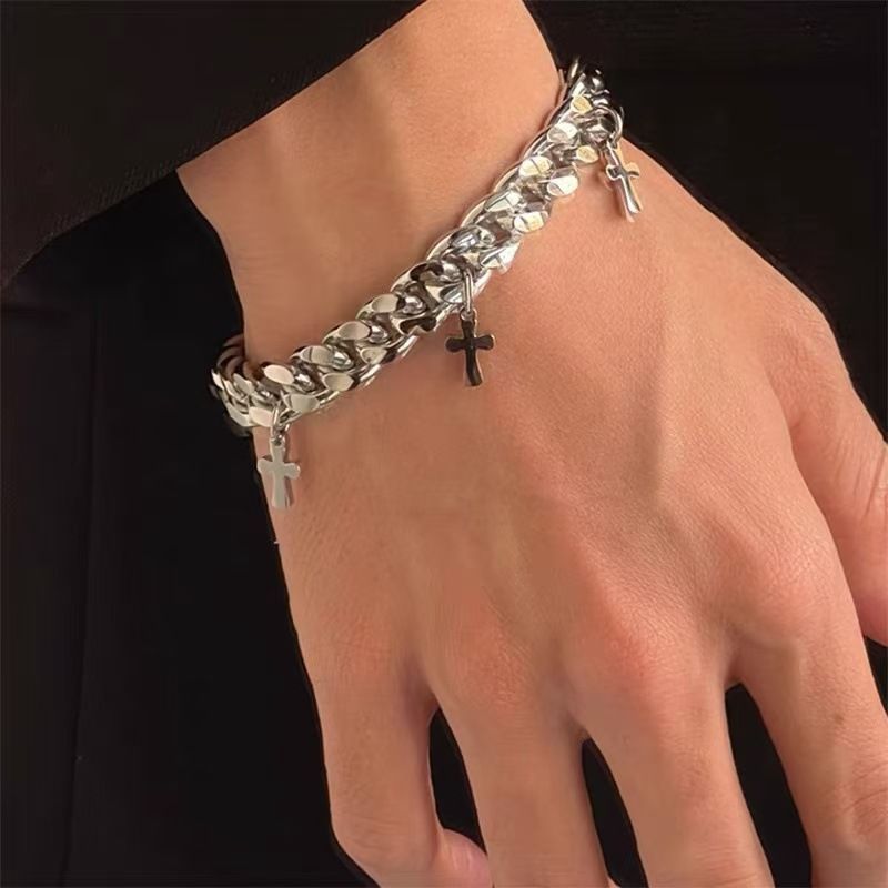 Streetwear Brand Jewelry - Sınıraşan Hit: Küçük Haçlı Küba Bağlantılı